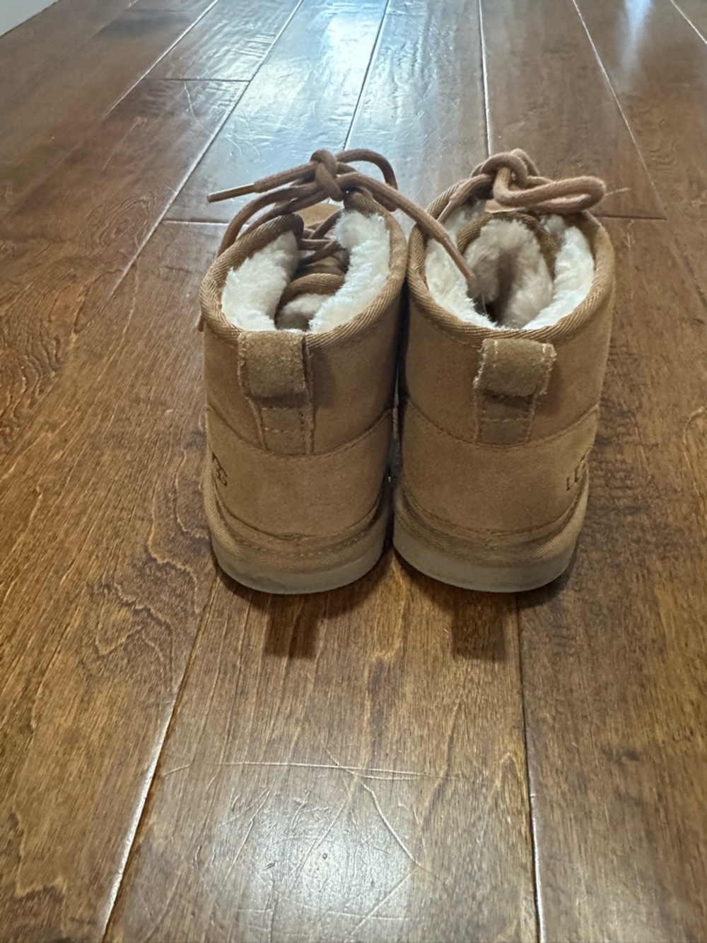 UGG Neumel Women’s lace up boots - Picture 11 of 12